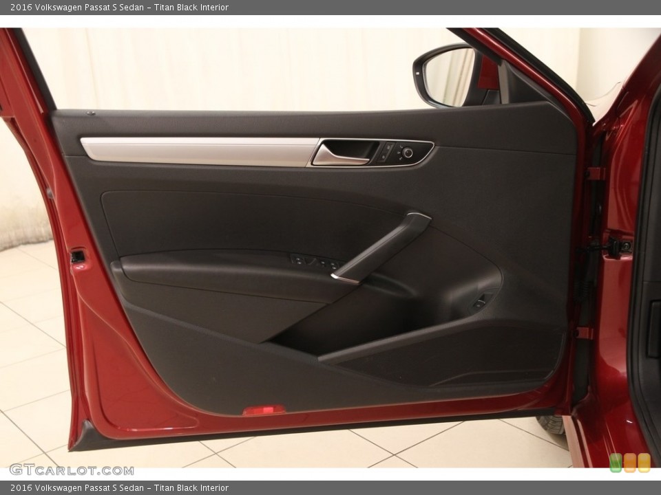Titan Black Interior Door Panel for the 2016 Volkswagen Passat S Sedan #119298701