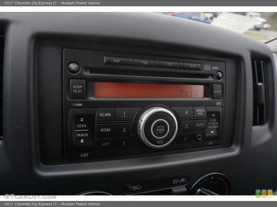 Medium Pewter Interior Controls for the 2017 Chevrolet City Express LT #119304302