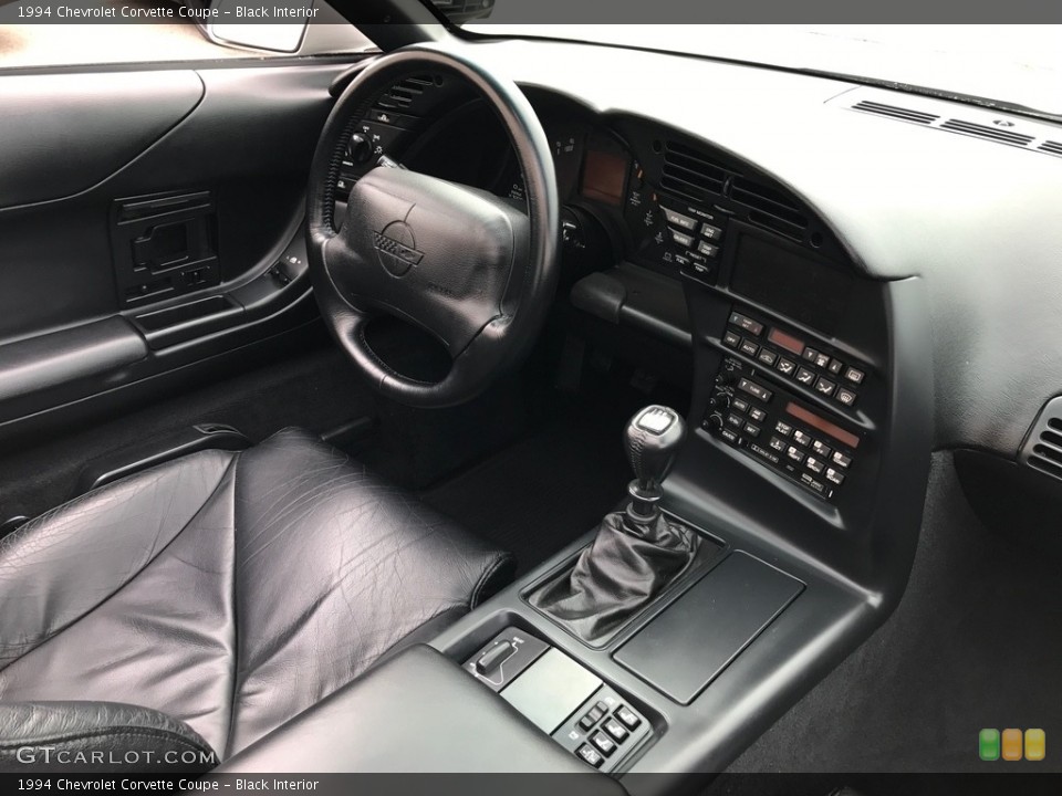 Black Interior Photo for the 1994 Chevrolet Corvette Coupe #119356498