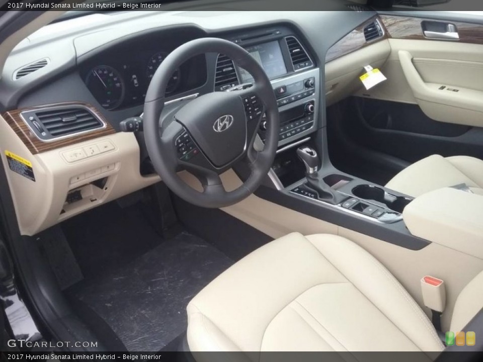 Beige Interior Photo for the 2017 Hyundai Sonata Limited Hybrid #119385494