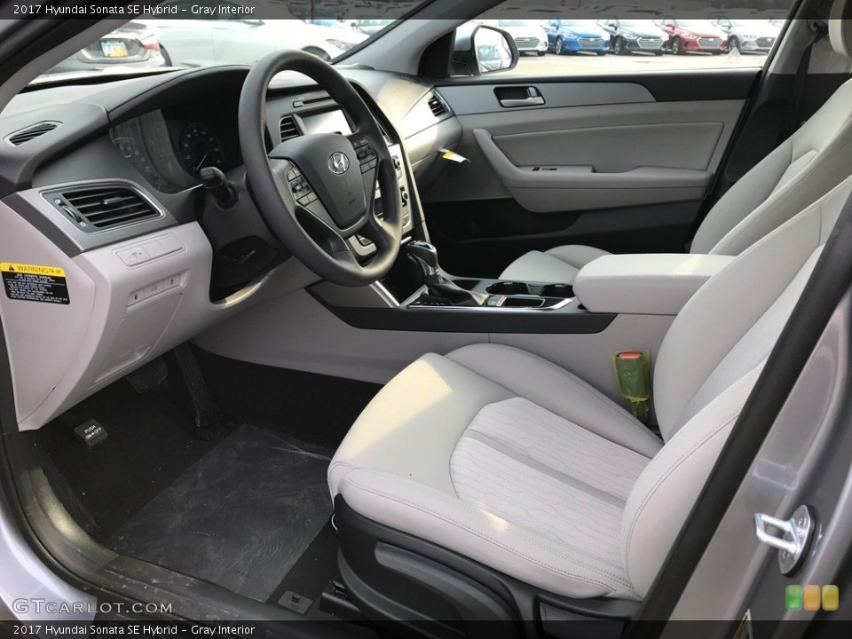 Gray Interior Photo for the 2017 Hyundai Sonata SE Hybrid #119452596