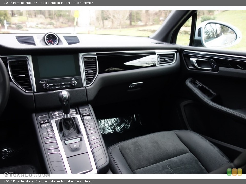 Black Interior Dashboard for the 2017 Porsche Macan  #119485926