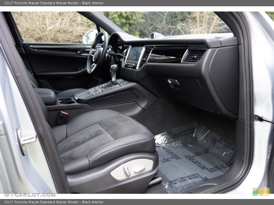 Black Interior Front Seat for the 2017 Porsche Macan  #119485953