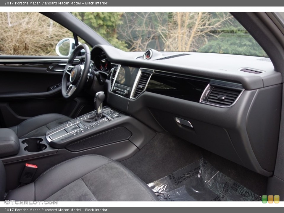 Black Interior Dashboard for the 2017 Porsche Macan  #119485977
