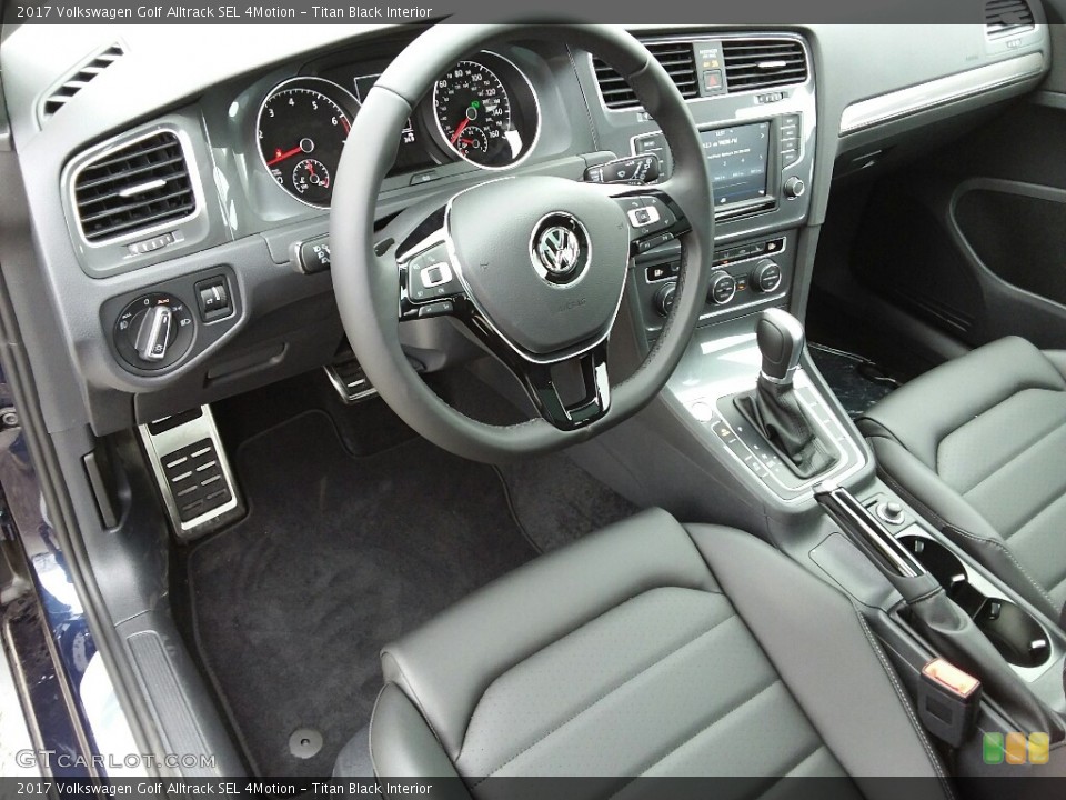Titan Black Interior Photo for the 2017 Volkswagen Golf Alltrack SEL 4Motion #119512831