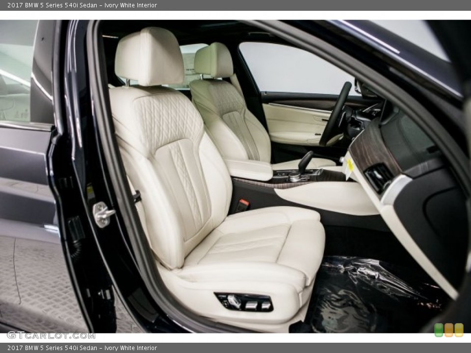 Ivory White Interior Photo for the 2017 BMW 5 Series 540i Sedan #119528890
