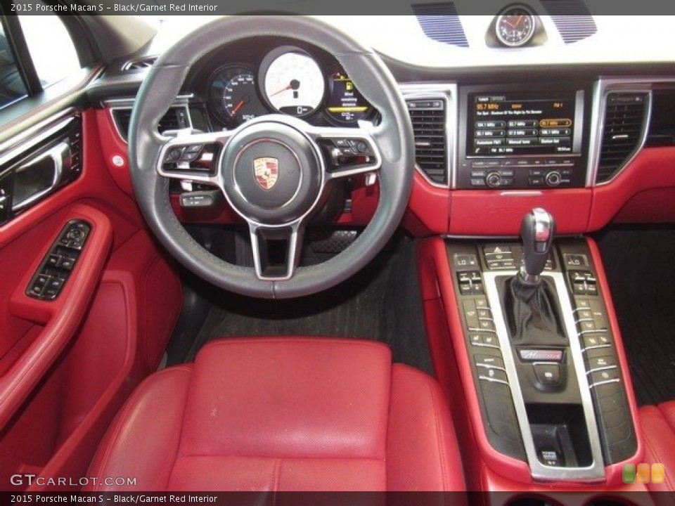 Black/Garnet Red Interior Dashboard for the 2015 Porsche Macan S #119549470