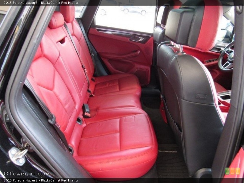Black/Garnet Red Interior Rear Seat for the 2015 Porsche Macan S #119549500