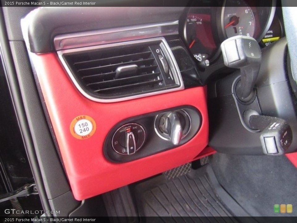 Black/Garnet Red Interior Controls for the 2015 Porsche Macan S #119549569