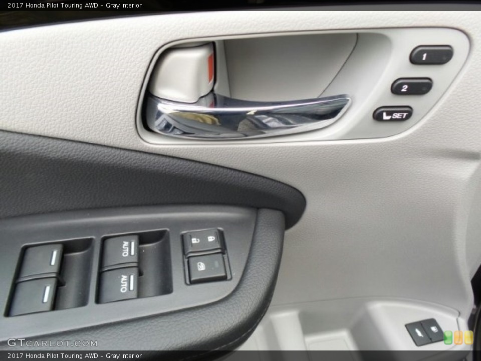 Gray Interior Controls for the 2017 Honda Pilot Touring AWD #119564043