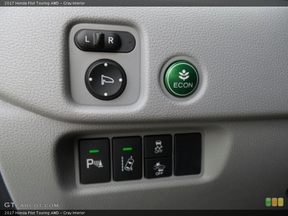 Gray Interior Controls for the 2017 Honda Pilot Touring AWD #119564079