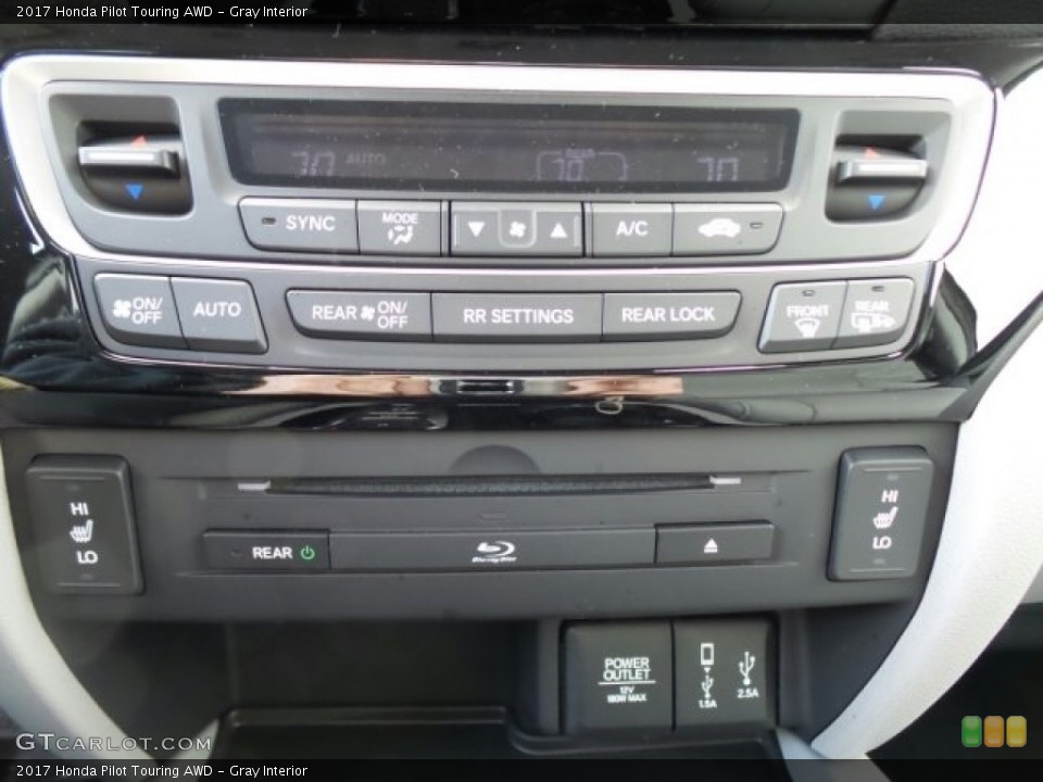Gray Interior Controls for the 2017 Honda Pilot Touring AWD #119564373
