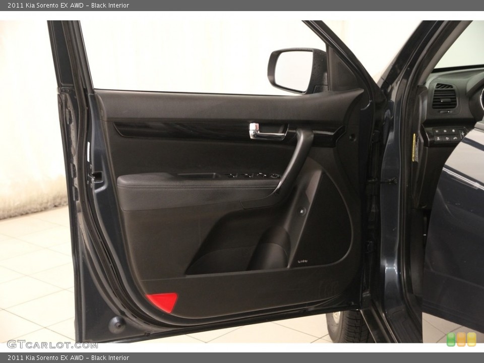 Black Interior Door Panel for the 2011 Kia Sorento EX AWD #119584071