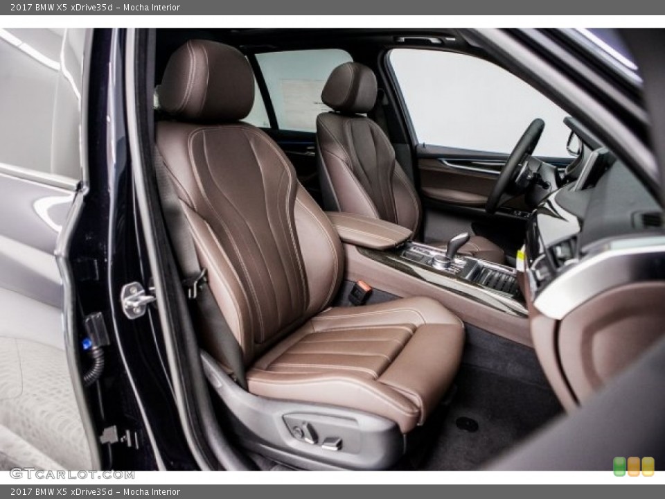 Mocha Interior Photo for the 2017 BMW X5 xDrive35d #119591748