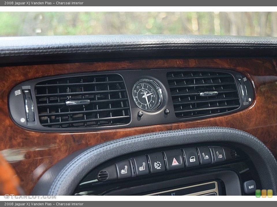 Charcoal Interior Controls for the 2008 Jaguar XJ Vanden Plas #119652393