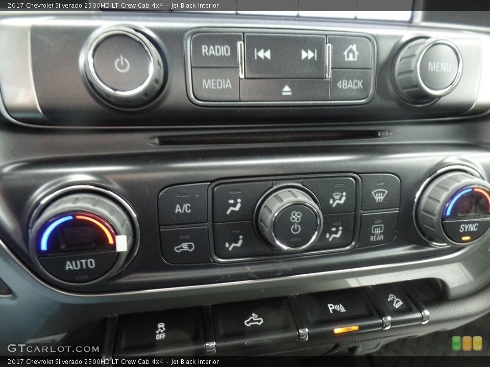 Jet Black Interior Controls for the 2017 Chevrolet Silverado 2500HD LT Crew Cab 4x4 #119690850