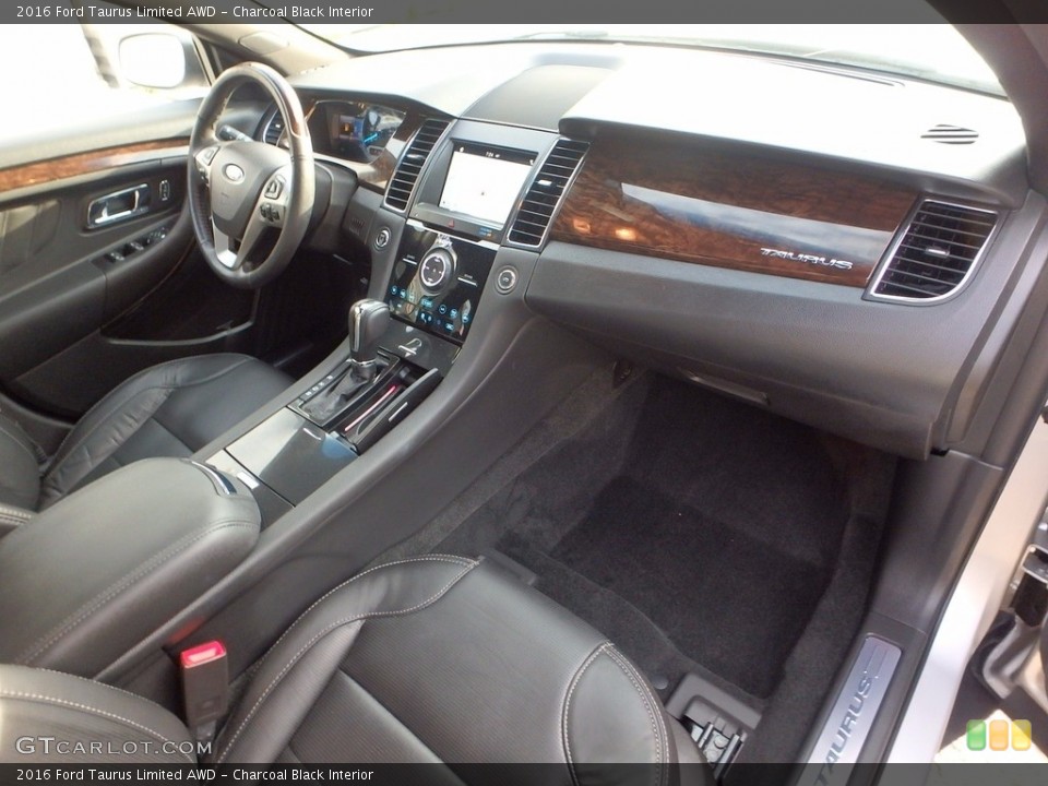 Charcoal Black Interior Photo for the 2016 Ford Taurus Limited AWD #119698278