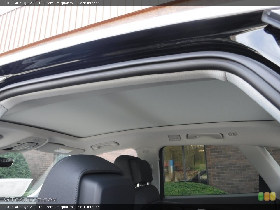 Black Interior Sunroof for the 2018 Audi Q5 2.0 TFSI Premium quattro #119700854