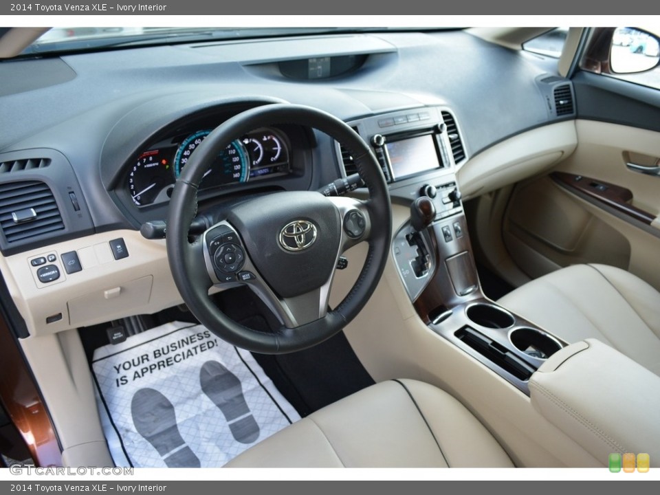 Ivory Interior Photo for the 2014 Toyota Venza XLE #119705283