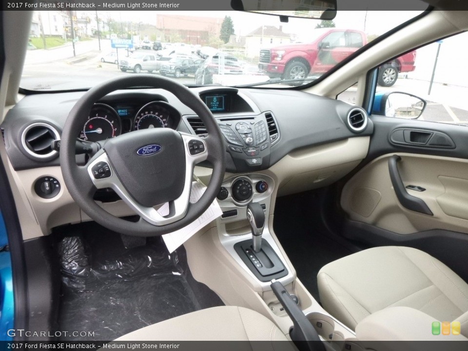 Medium Light Stone Interior Photo for the 2017 Ford Fiesta SE Hatchback #119980657