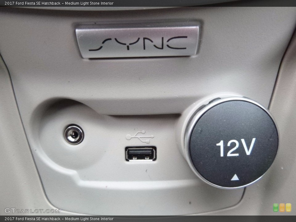 Medium Light Stone Interior Controls for the 2017 Ford Fiesta SE Hatchback #119980783