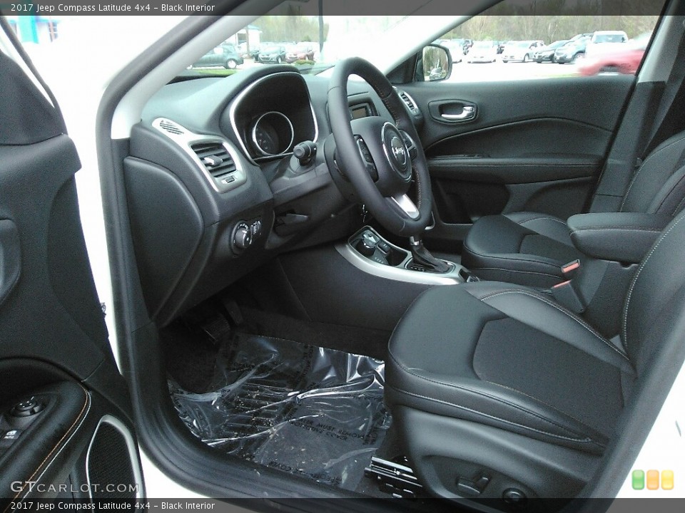 Black Interior Photo for the 2017 Jeep Compass Latitude 4x4 #119993709