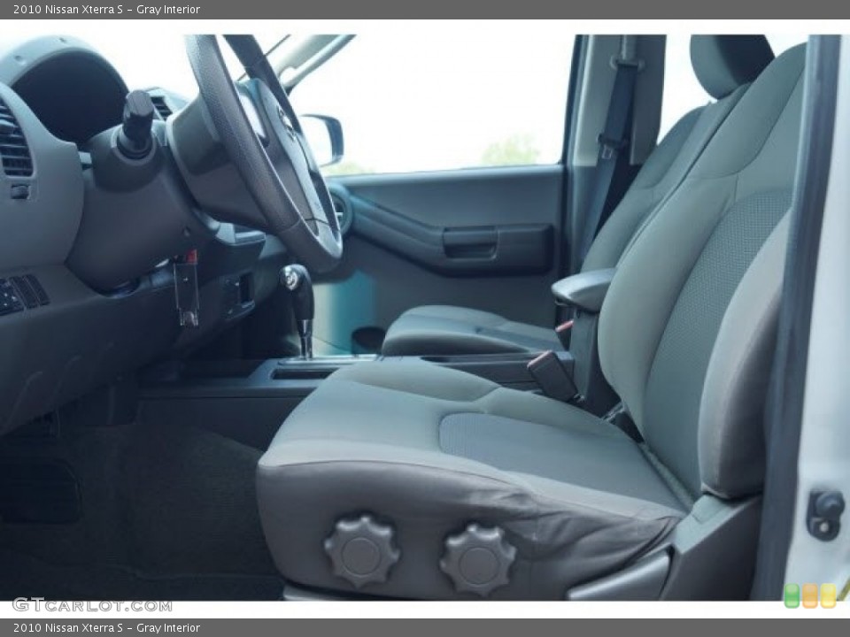 Gray Interior Photo for the 2010 Nissan Xterra S #119995914