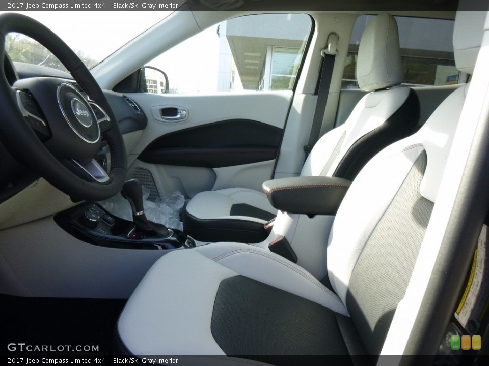 Black/Ski Gray Interior Photo for the 2017 Jeep Compass Limited 4x4 #120004206