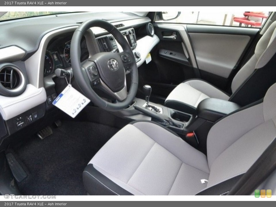 Ash Interior Photo for the 2017 Toyota RAV4 XLE #120014373