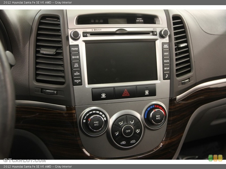 Gray Interior Controls for the 2012 Hyundai Santa Fe SE V6 AWD #120042291