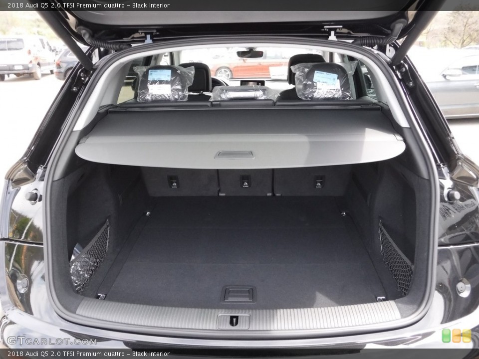 Black Interior Trunk for the 2018 Audi Q5 2.0 TFSI Premium quattro #120042345