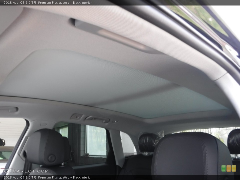Black Interior Sunroof for the 2018 Audi Q5 2.0 TFSI Premium Plus quattro #120043185