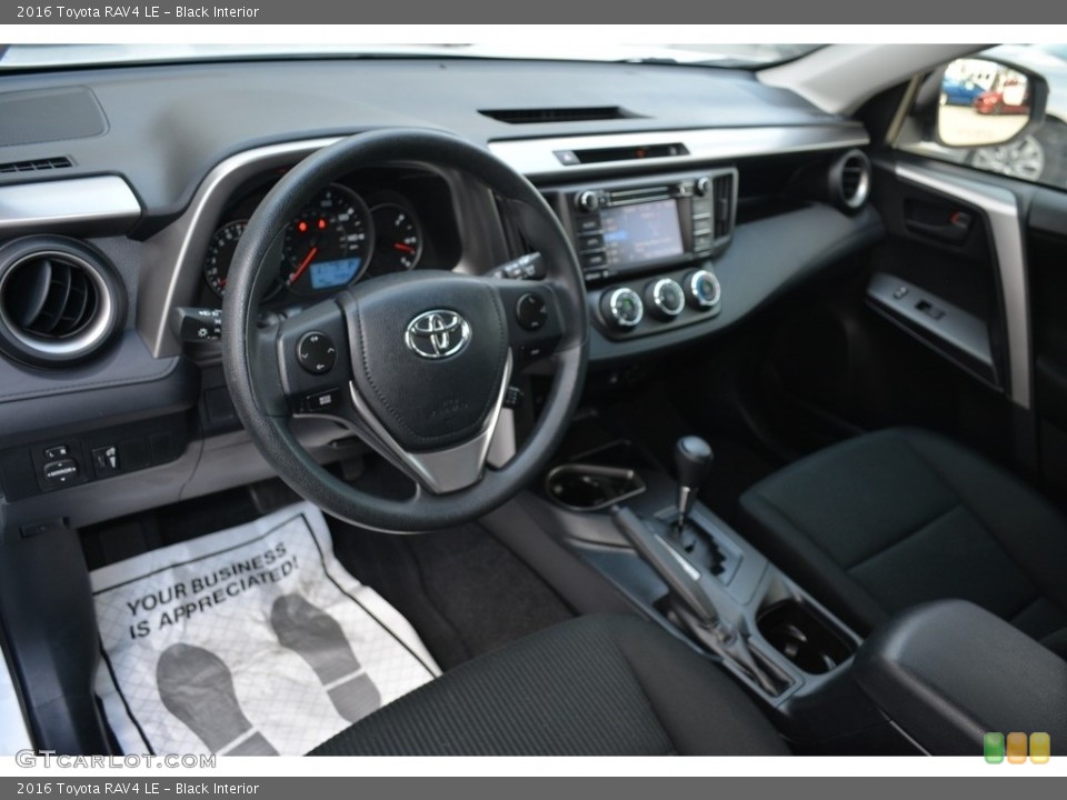Black Interior Photo for the 2016 Toyota RAV4 LE #120116007