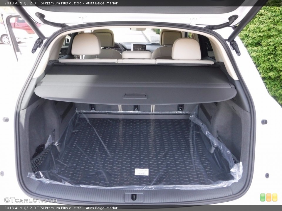 Atlas Beige Interior Trunk for the 2018 Audi Q5 2.0 TFSI Premium Plus quattro #120142391