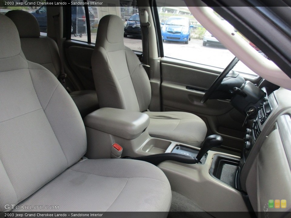 Sandstone Interior Photo for the 2003 Jeep Grand Cherokee Laredo #120190197