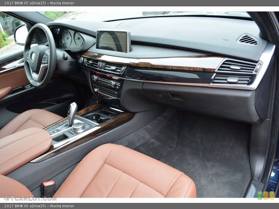 Mocha Interior Dashboard for the 2017 BMW X5 xDrive35i #120213077