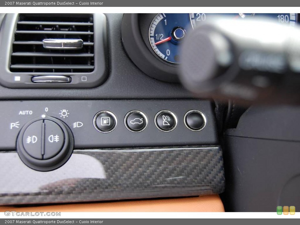 Cuoio Interior Controls for the 2007 Maserati Quattroporte DuoSelect #12022694