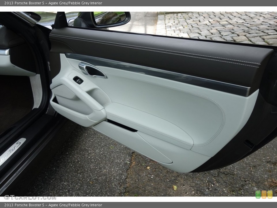 Agate Grey/Pebble Grey Interior Door Panel for the 2013 Porsche Boxster S #120346810