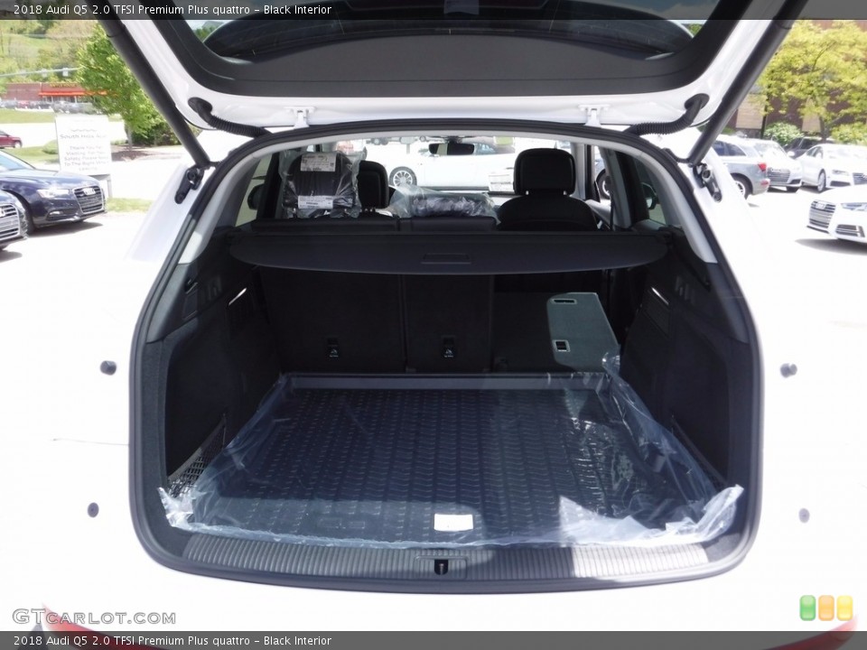 Black Interior Trunk for the 2018 Audi Q5 2.0 TFSI Premium Plus quattro #120346906