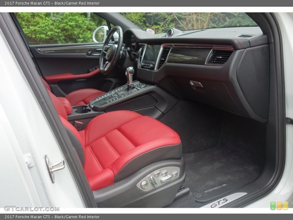 Black/Garnet Red Interior Front Seat for the 2017 Porsche Macan GTS #120347005