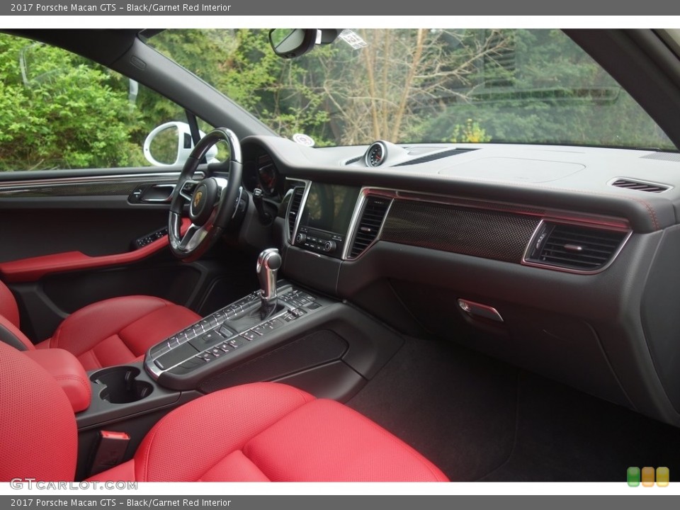 Black/Garnet Red Interior Dashboard for the 2017 Porsche Macan GTS #120347011