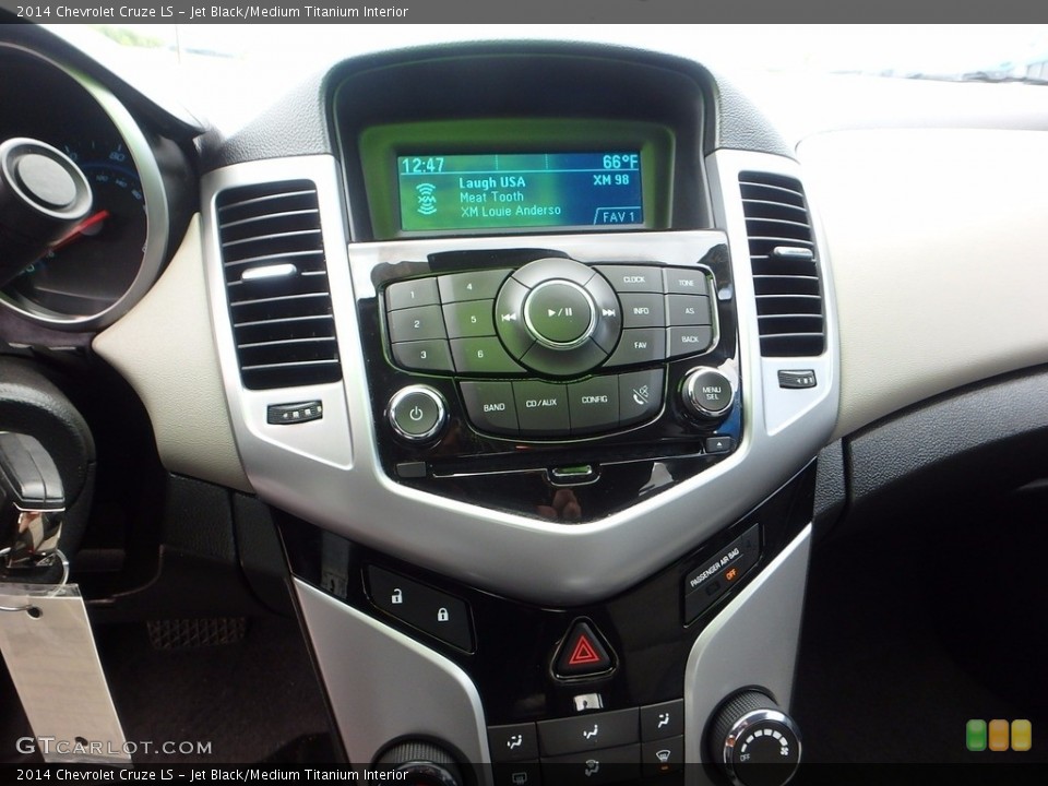 Jet Black/Medium Titanium Interior Controls for the 2014 Chevrolet Cruze LS #120661042
