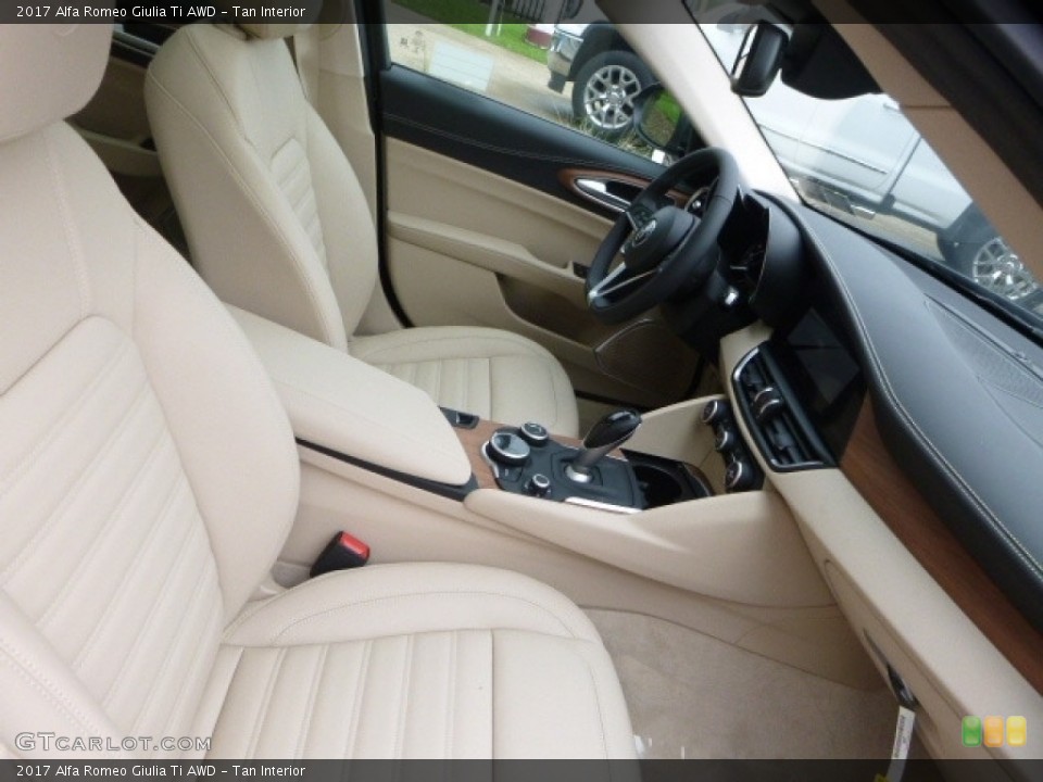Tan Interior Photo for the 2017 Alfa Romeo Giulia Ti AWD #120722774