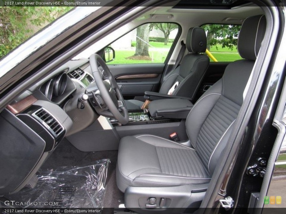 Ebony/Ebony Interior Photo for the 2017 Land Rover Discovery HSE #120770407