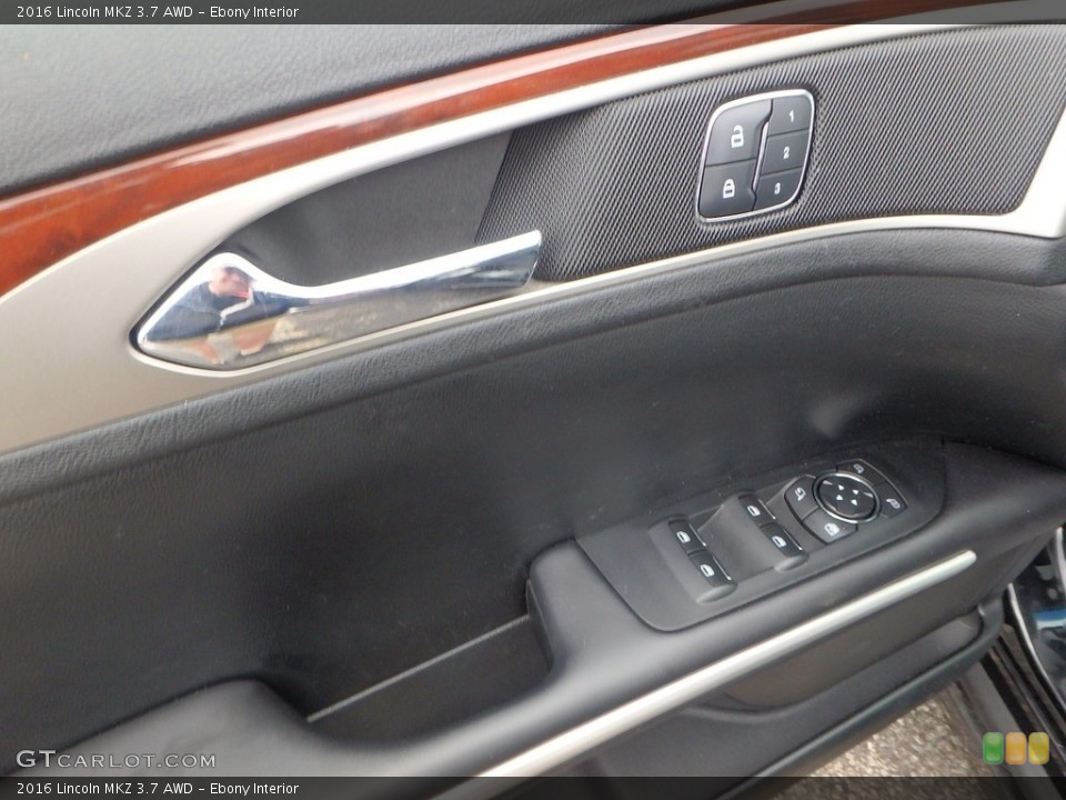 Ebony Interior Door Panel for the 2016 Lincoln MKZ 3.7 AWD #120905504