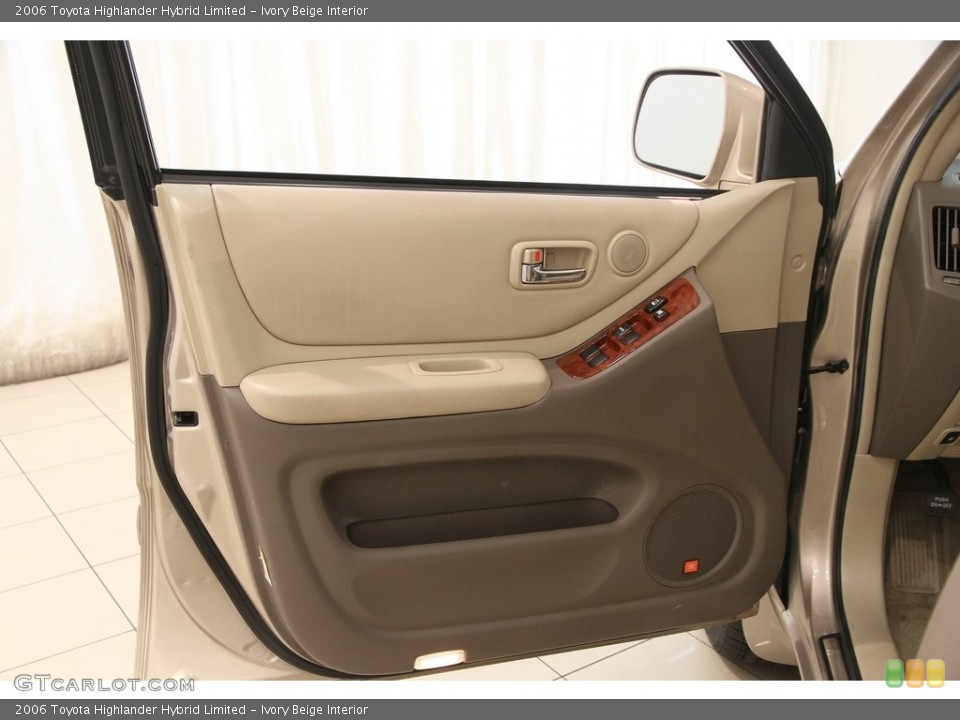 Ivory Beige Interior Door Panel for the 2006 Toyota Highlander Hybrid Limited #121191970