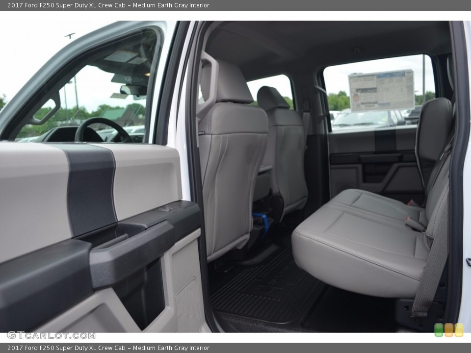 Medium Earth Gray Interior Rear Seat for the 2017 Ford F250 Super Duty XL Crew Cab #121211183