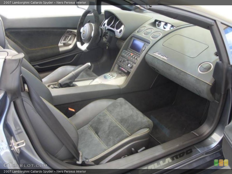 Nero Perseus Interior Dashboard for the 2007 Lamborghini Gallardo Spyder #12138546