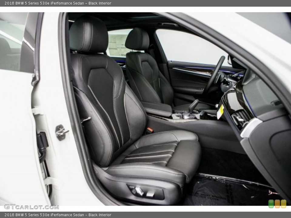 Black Interior Photo for the 2018 BMW 5 Series 530e iPerfomance Sedan #121491908