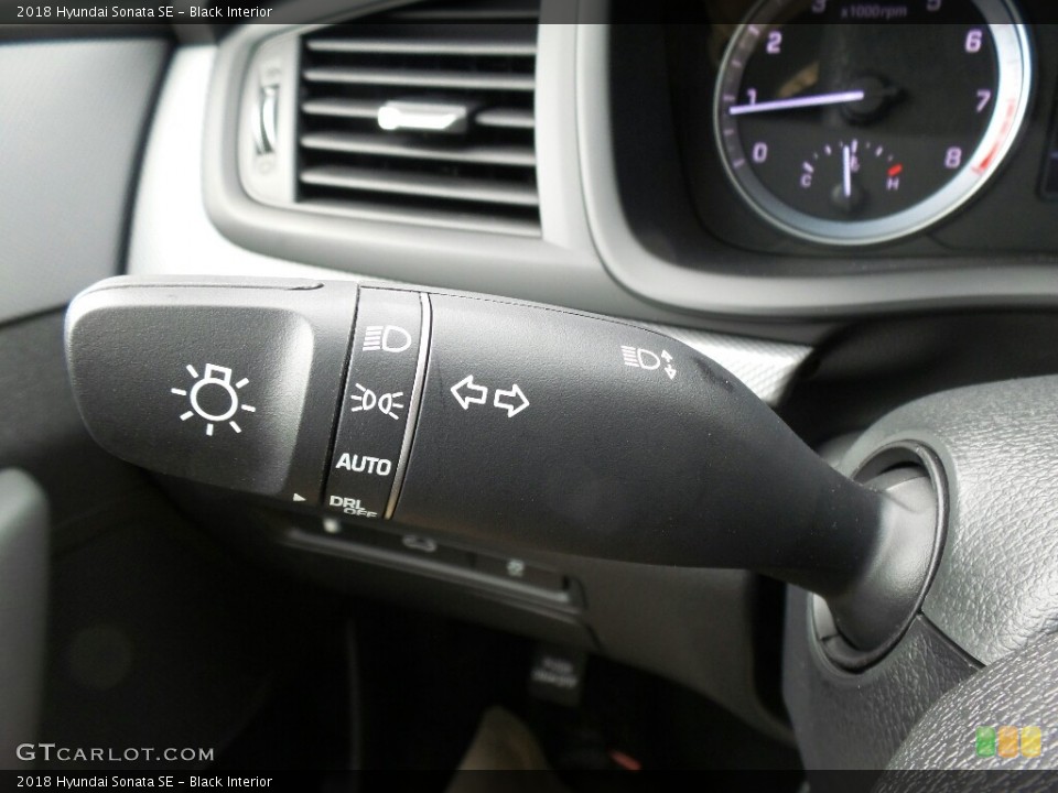 Black Interior Controls for the 2018 Hyundai Sonata SE #121515857